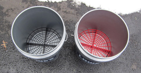 TWO BUCKETS vs ONE BUCKET: What's the best car wash method? 